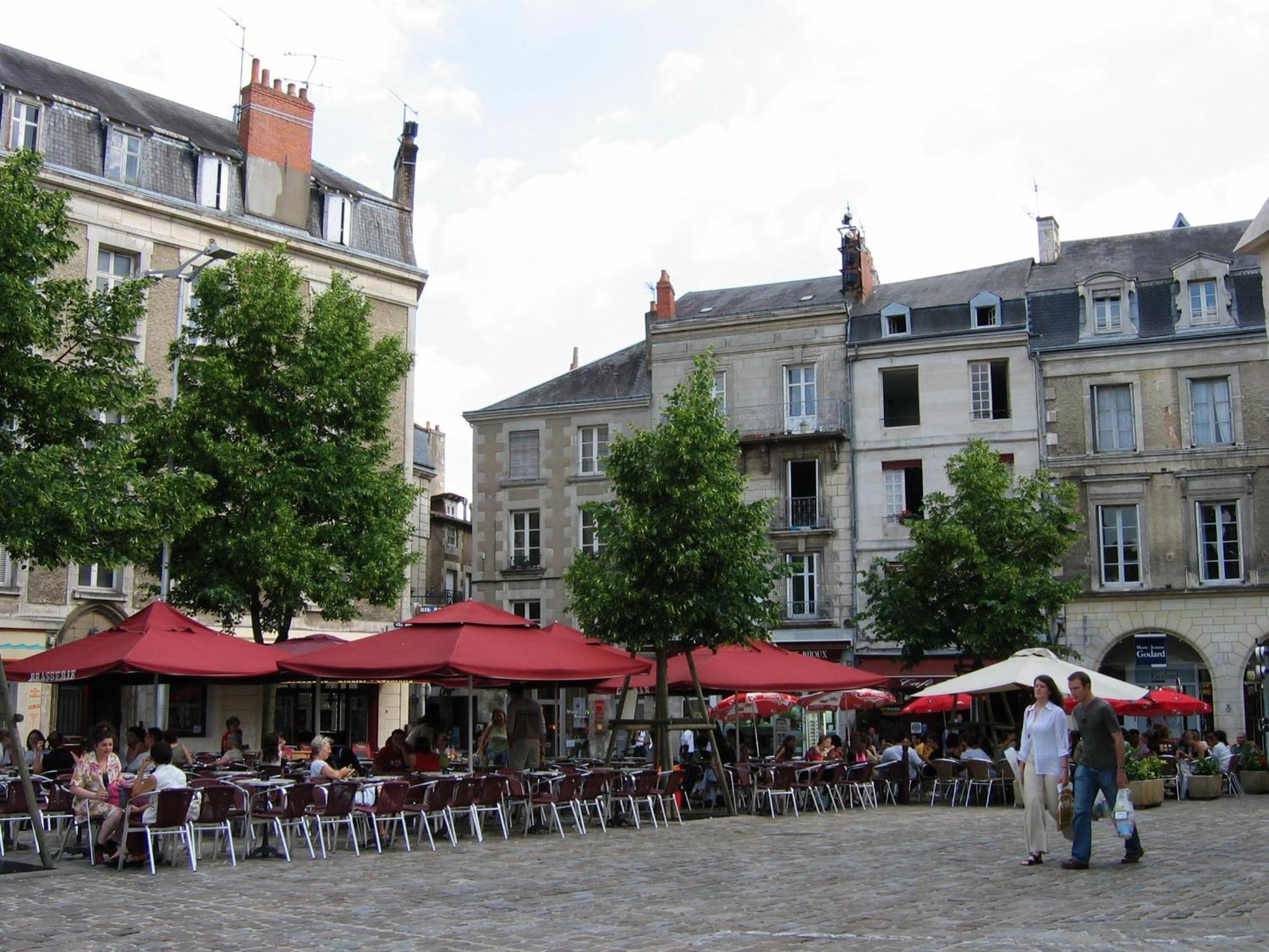 Hi Hostal Poitiers
